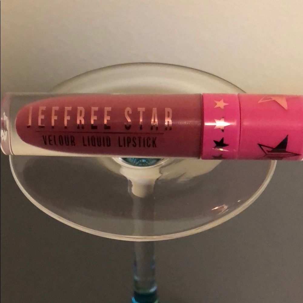 JEFFREE STARR Velour liquid lipstick